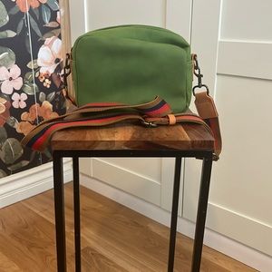 Universal Threads  Green Camera bag purse